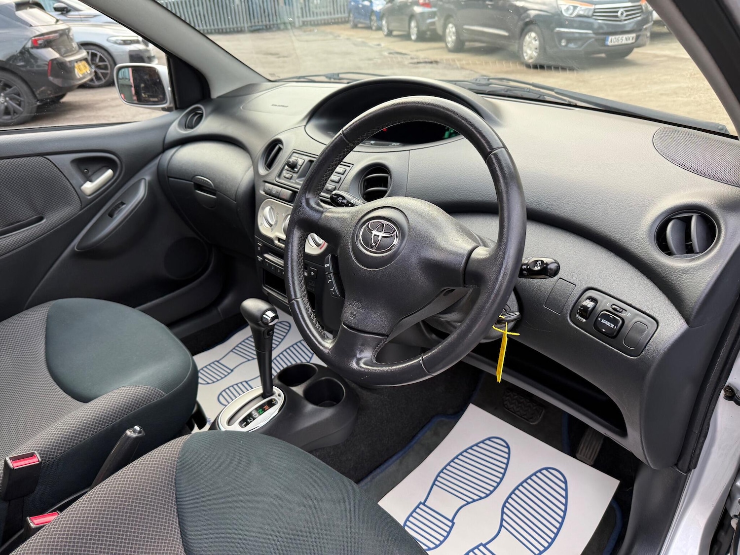 Used Toyota Yaris 2003 for sale - 76457534: Photo 18