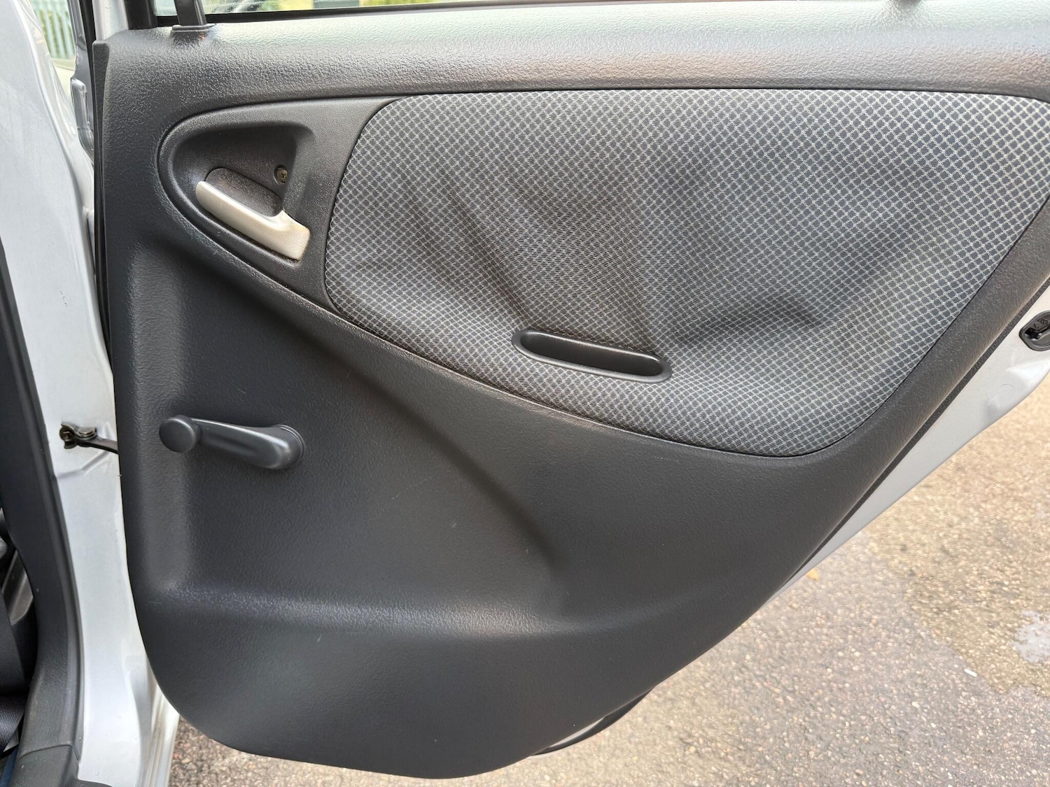 Used Toyota Yaris 2003 for sale - 76457534: Photo 19