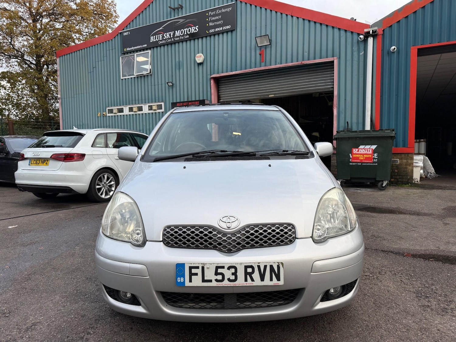 Used Toyota Yaris 2003 for sale - 76457534: Photo 2