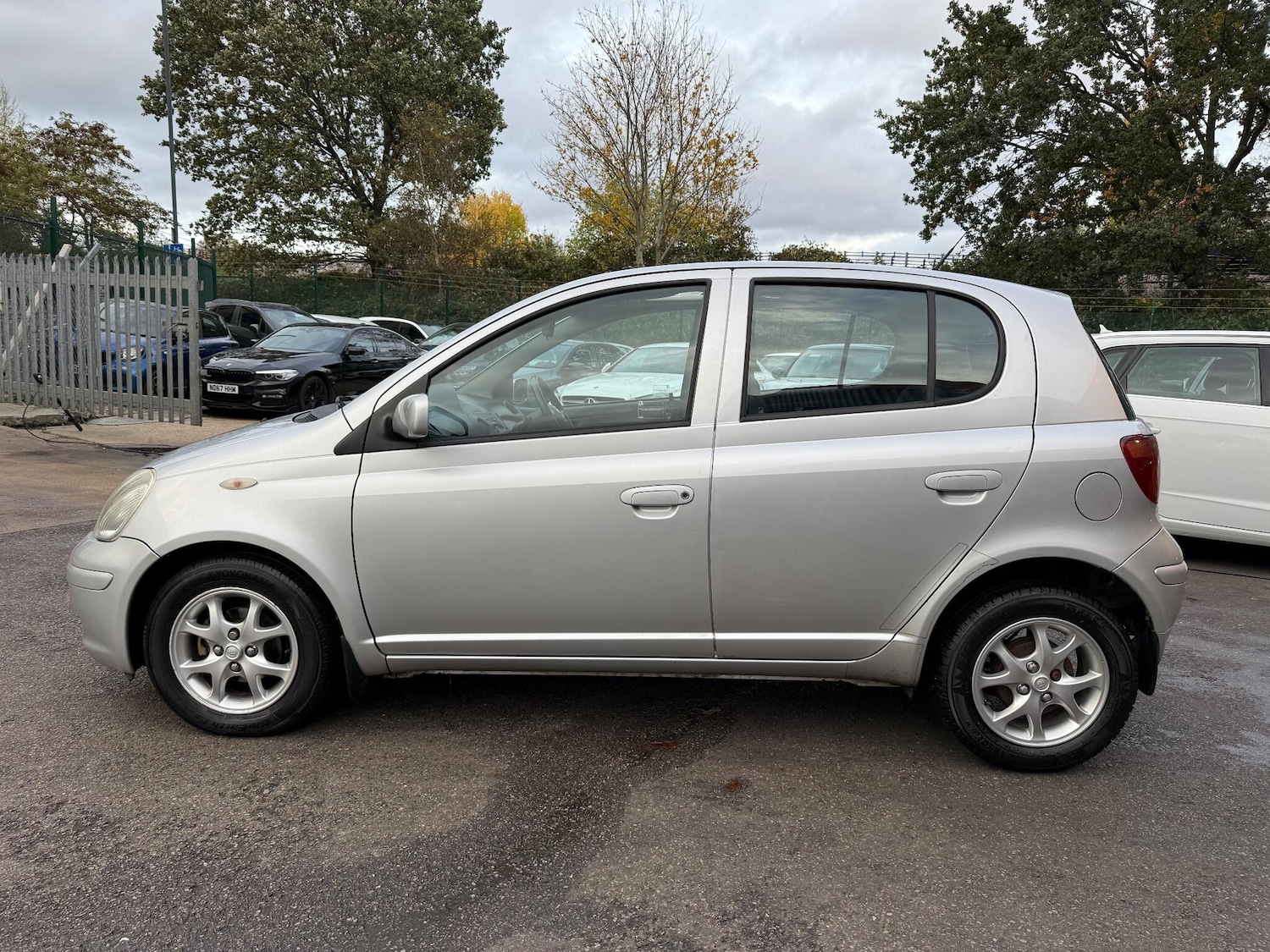 Used Toyota Yaris 2003 for sale - 76457534: Photo 24
