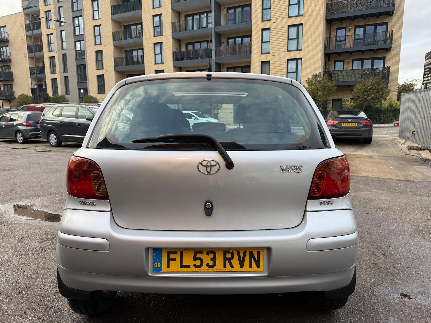 Used Toyota Yaris 2003 for sale - 76457534: Photo 4