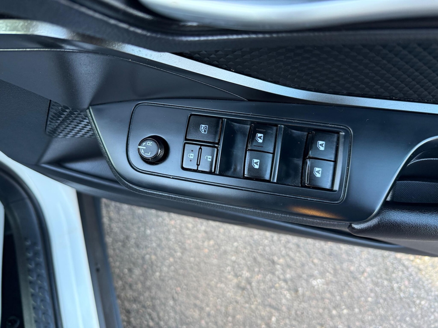 Used Toyota C-HR 2019 for sale - 77040930: Photo 17