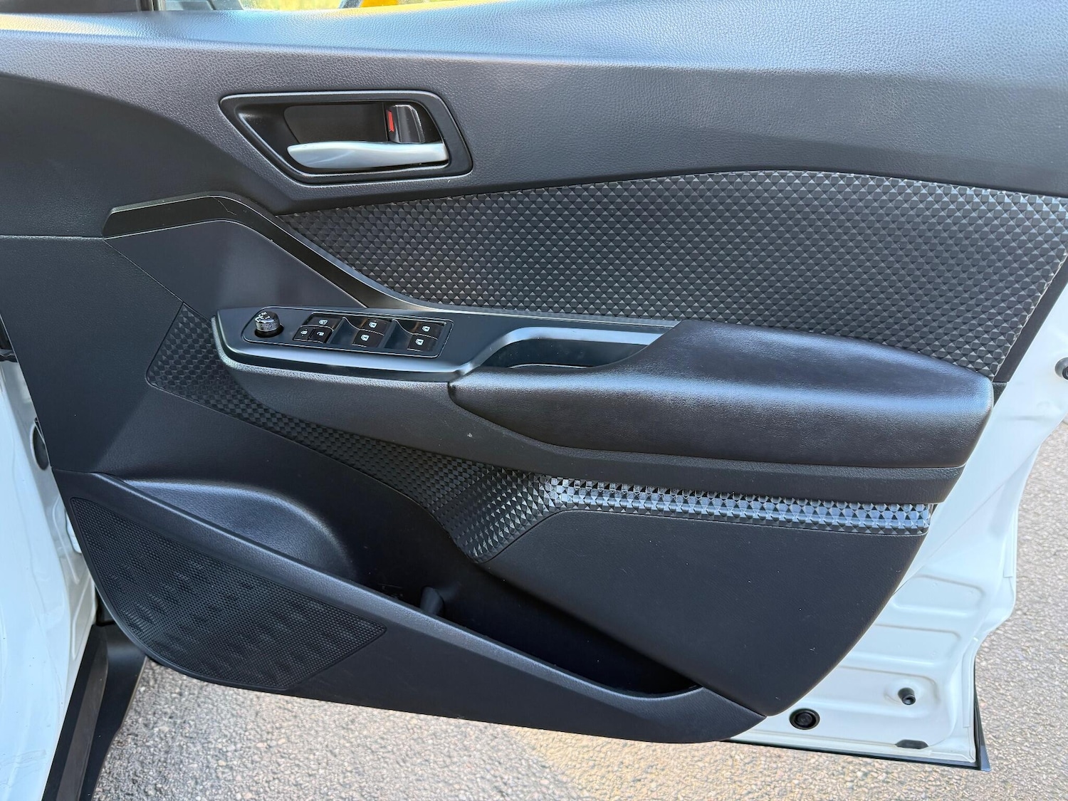 Used Toyota C-HR 2019 for sale - 77040930: Photo 18