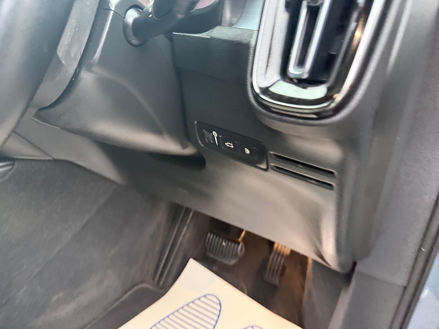 Used Volvo XC40 2022 for sale - 77040537: Photo 10