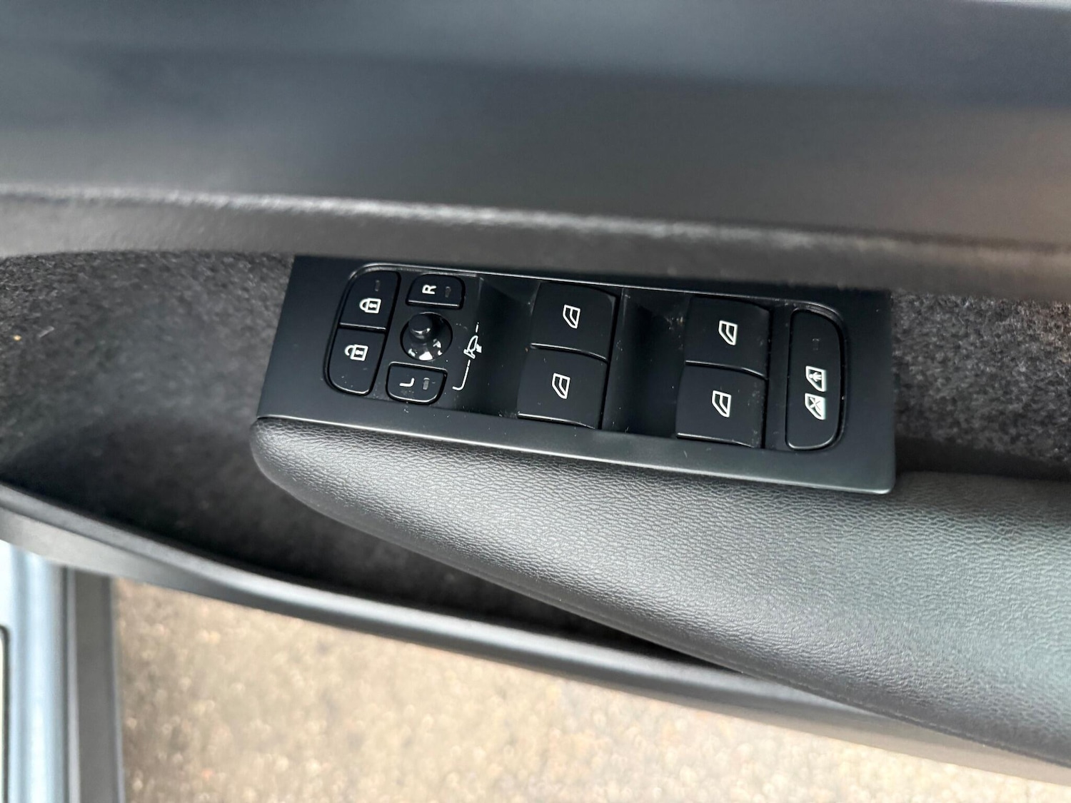 Used Volvo XC40 2022 for sale - 77040537: Photo 16