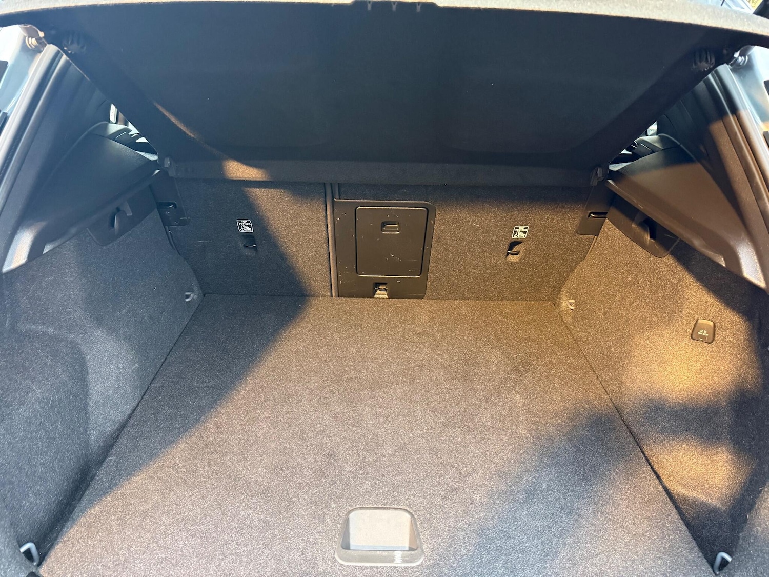 Used Volvo XC40 2022 for sale - 77040537: Photo 5