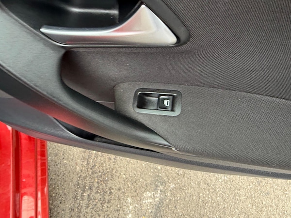 Used Volkswagen Polo 2015 for sale - 76189657: Photo 19