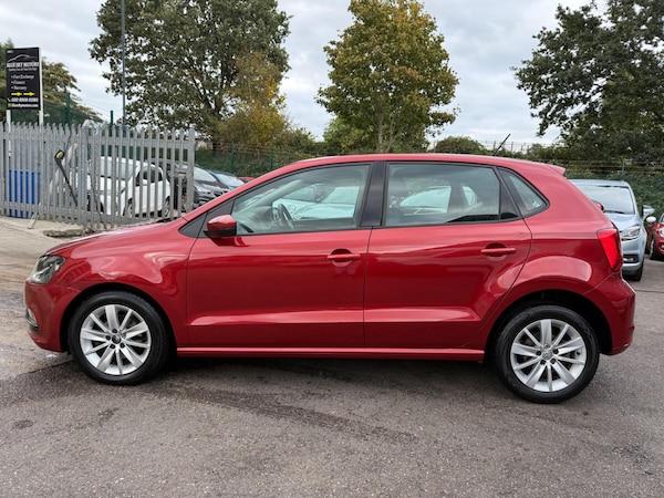 Used Volkswagen Polo 2015 for sale - 76189657: Photo 24
