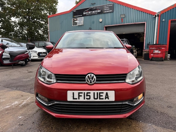 Used Volkswagen Polo 2015 for sale - 76189657: Photo 2