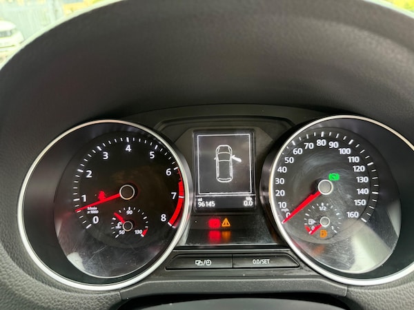Used Volkswagen Polo 2015 for sale - 76189657: Photo 9