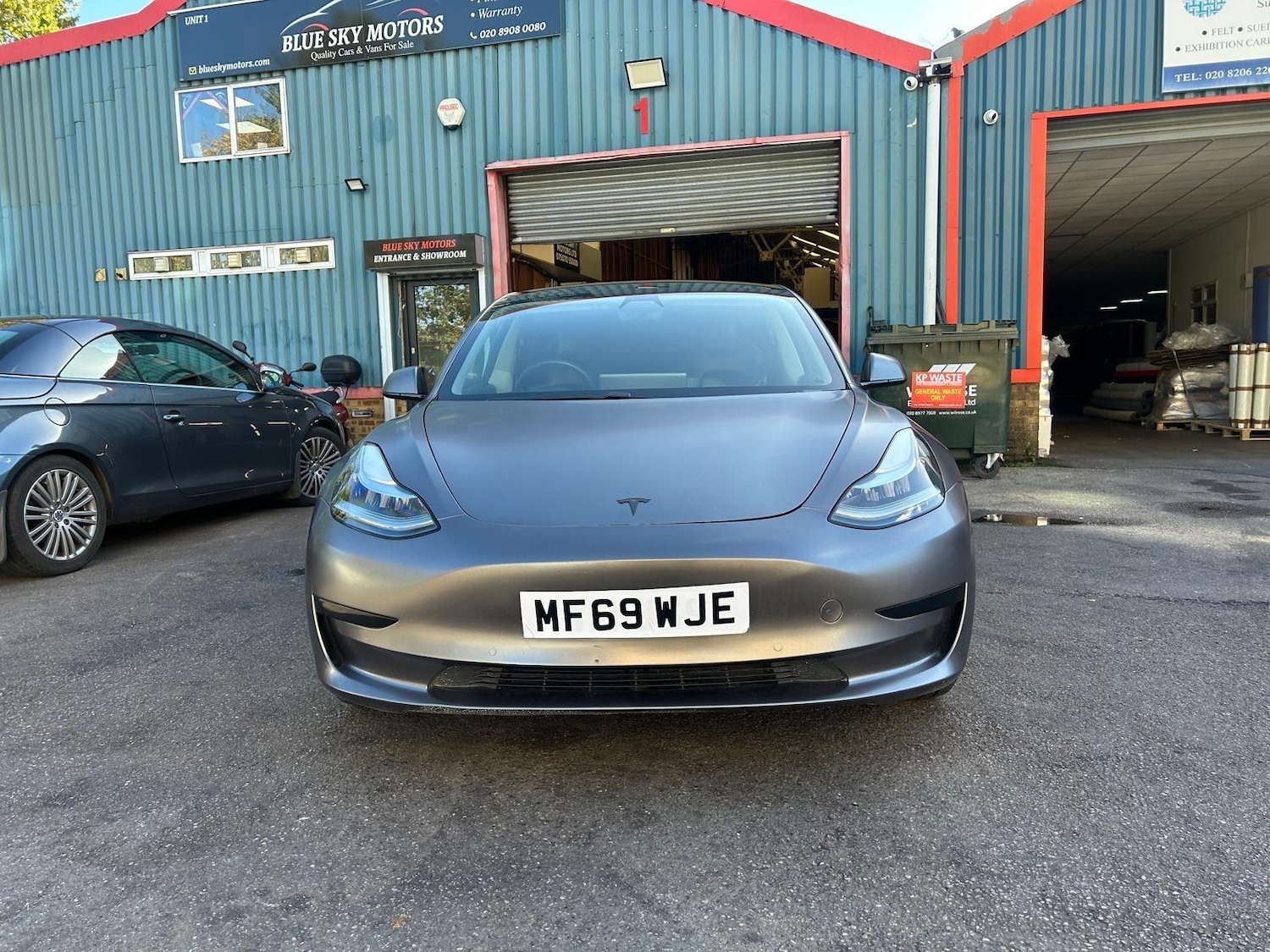Used Tesla Model 3 2019 for sale - 76550400: Photo 2