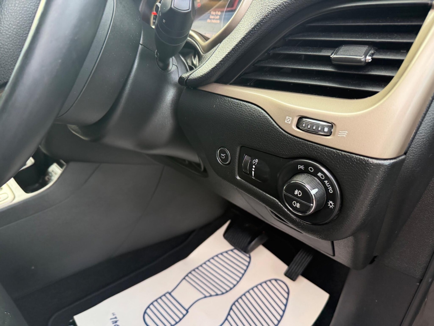 Used Jeep Cherokee 2015 for sale - 77292077: Photo 10