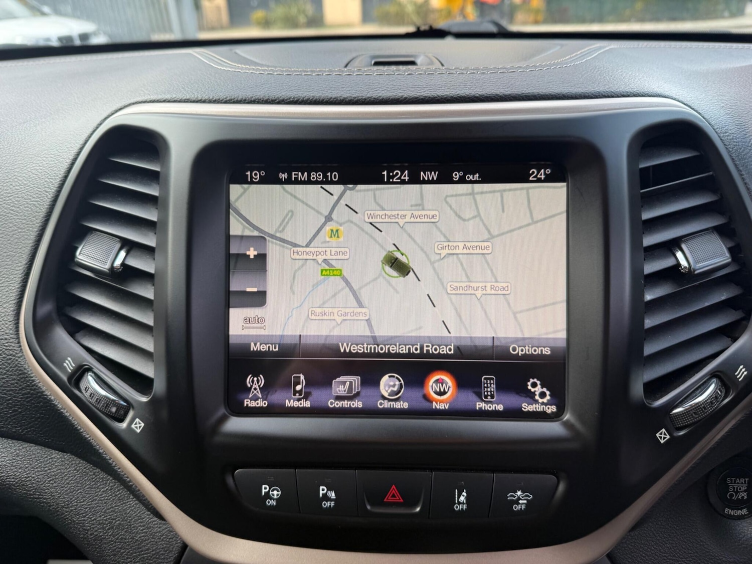 Used Jeep Cherokee 2015 for sale - 77292077: Photo 11