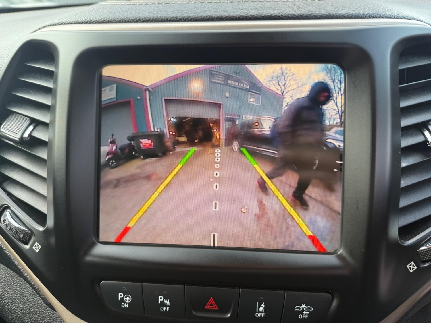 Used Jeep Cherokee 2015 for sale - 77292077: Photo 12