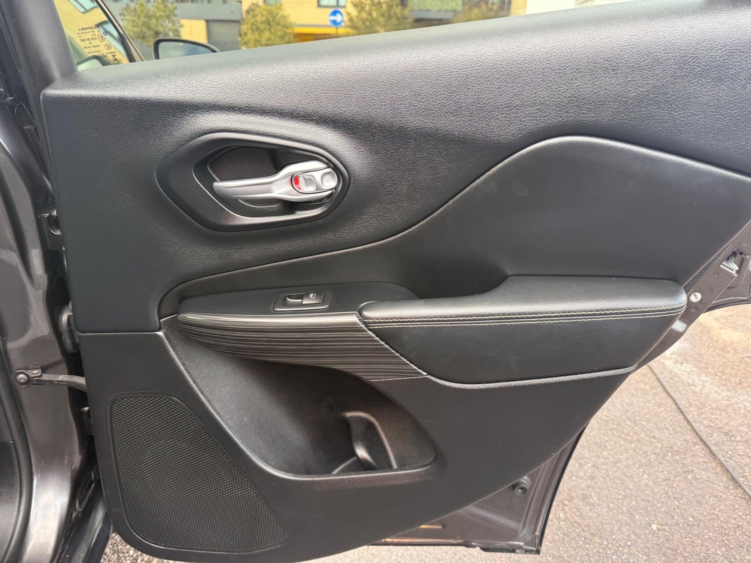 Used Jeep Cherokee 2015 for sale - 77292077: Photo 21