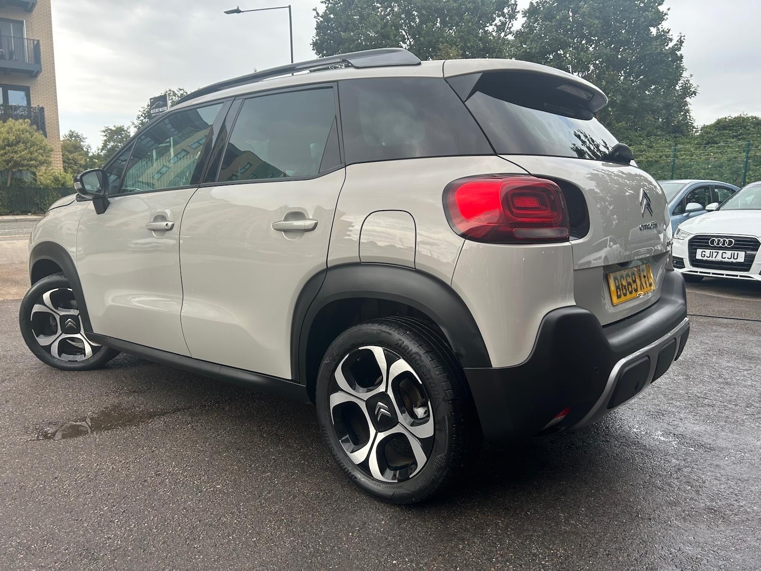 Vehicle 21