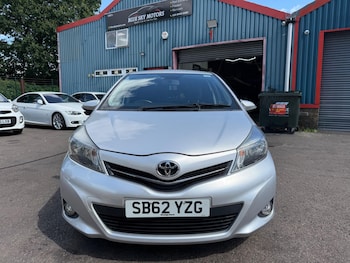 Used Toyota Yaris 2012 for sale - 79092630: Photo