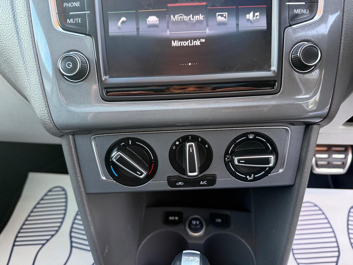 Used Volkswagen Polo 2015 for sale - 76689533: Photo 12