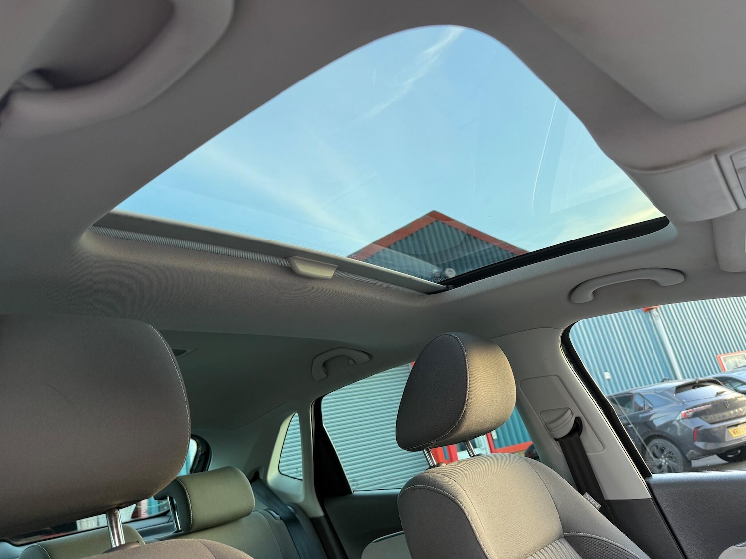 Used Volkswagen Polo 2015 for sale - 76689533: Photo 14