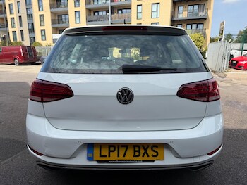 Used Volkswagen Golf 2017 for sale - 75769304: Photo
