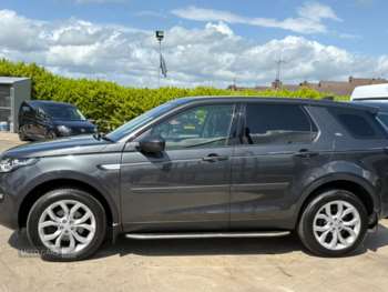 Used Land Rover Discovery Sport 2016 for sale - 74823500: Photo
