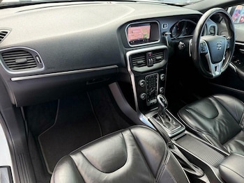 Used Volvo V40 2019 for sale - 78843889: Photo