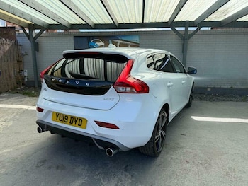 Used Volvo V40 2019 for sale - 78843889: Photo