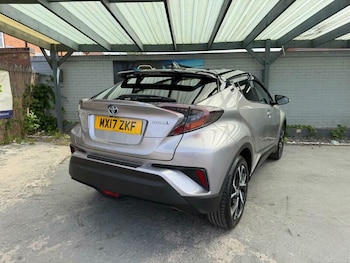 Used Toyota C-HR 2017 for sale - 79470834: Photo
