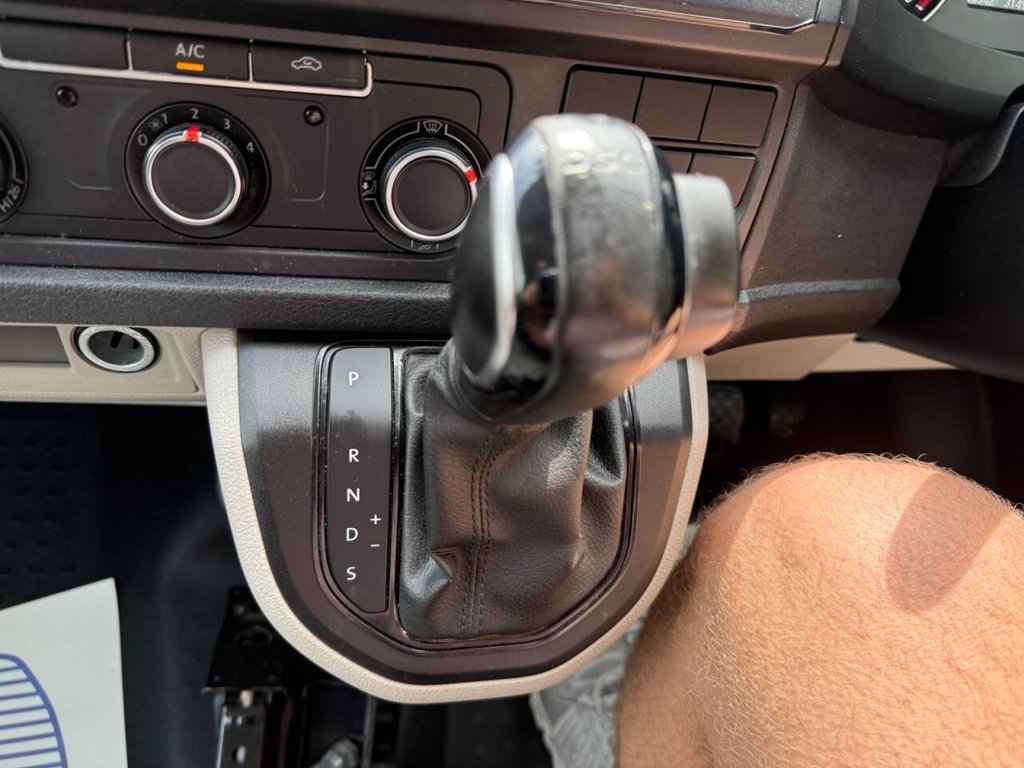 Used Volkswagen Transporter 2018 for sale - 75867861: Photo 26