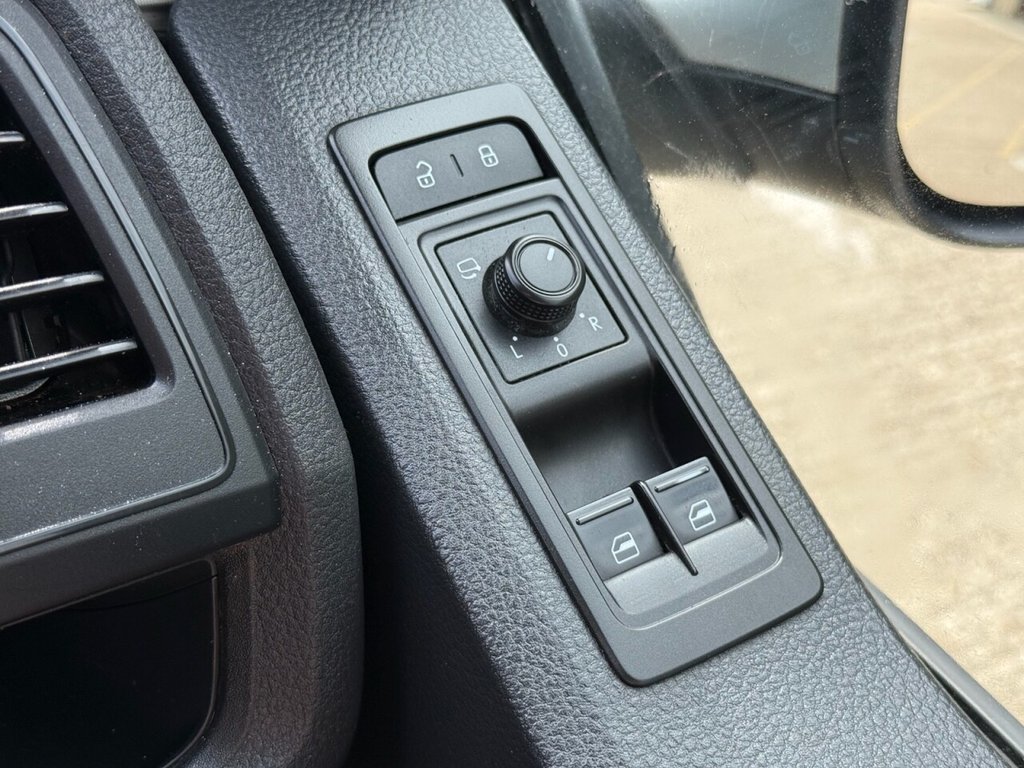 Used Volkswagen Transporter 2018 for sale - 75867861: Photo 28