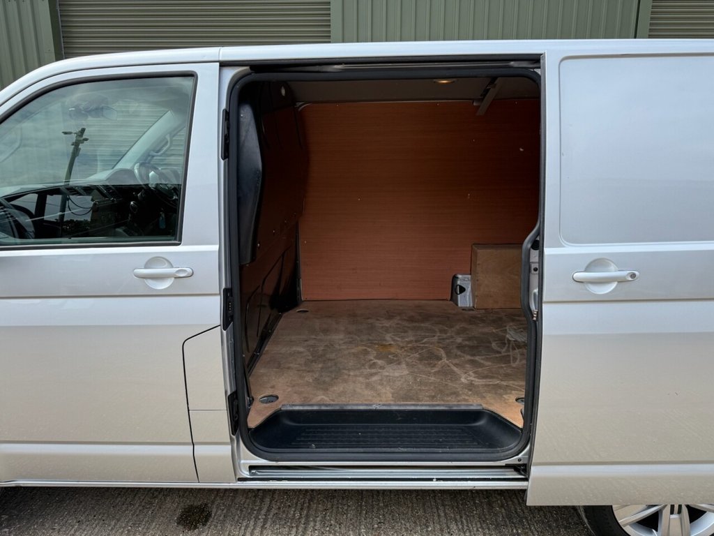 Used Volkswagen Transporter 2018 for sale - 75867861: Photo 6
