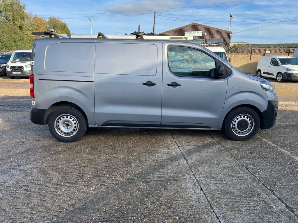 Used Vauxhall Vivaro 2022 for sale - 76356680: Photo 2