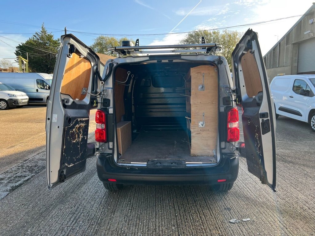 Used Vauxhall Vivaro 2022 for sale - 76356680: Photo 4