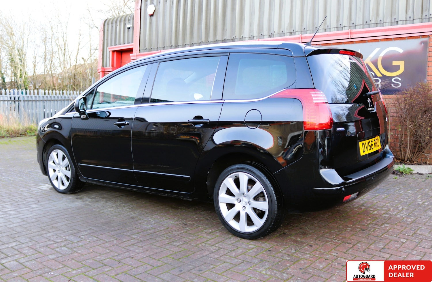 Used Peugeot 5008 2016 for sale - 77298638: Photo 5