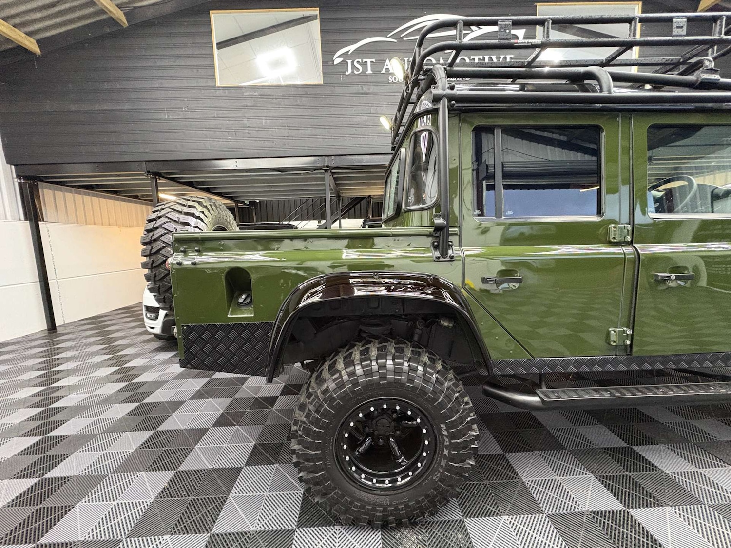 Used Land Rover Defender 2014 for sale - 77547708: Photo 14