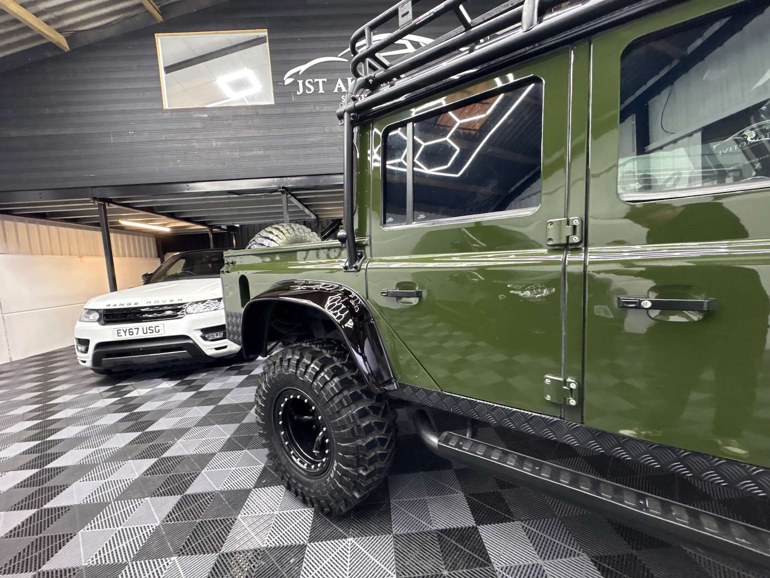 Used Land Rover Defender 2014 for sale - 77547708: Photo 21