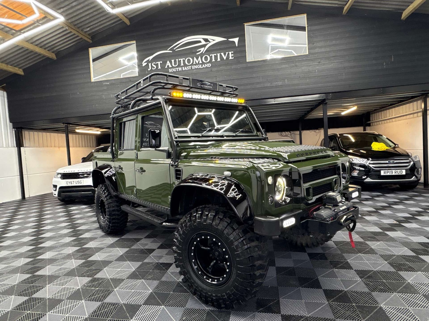 Used Land Rover Defender 2014 for sale - 77547708: Photo 5