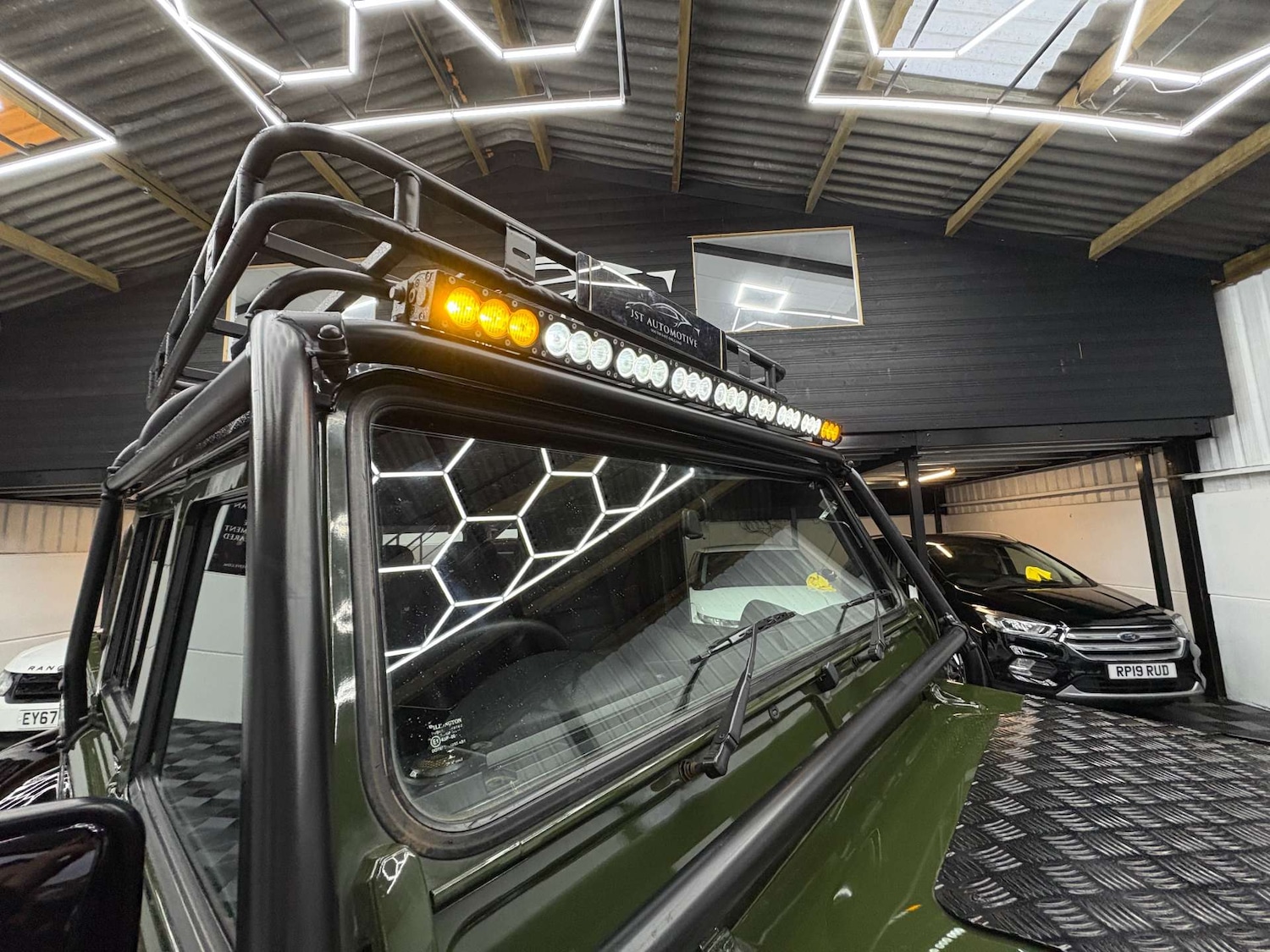 Used Land Rover Defender 2014 for sale - 77547708: Photo 8