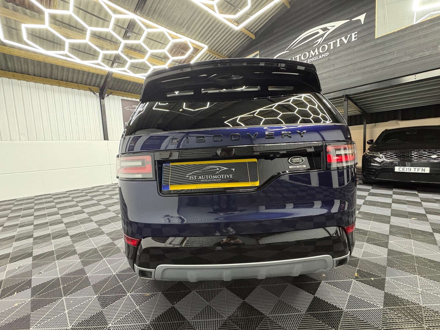 Used Land Rover Discovery 2018 for sale - 76642992: Photo 13