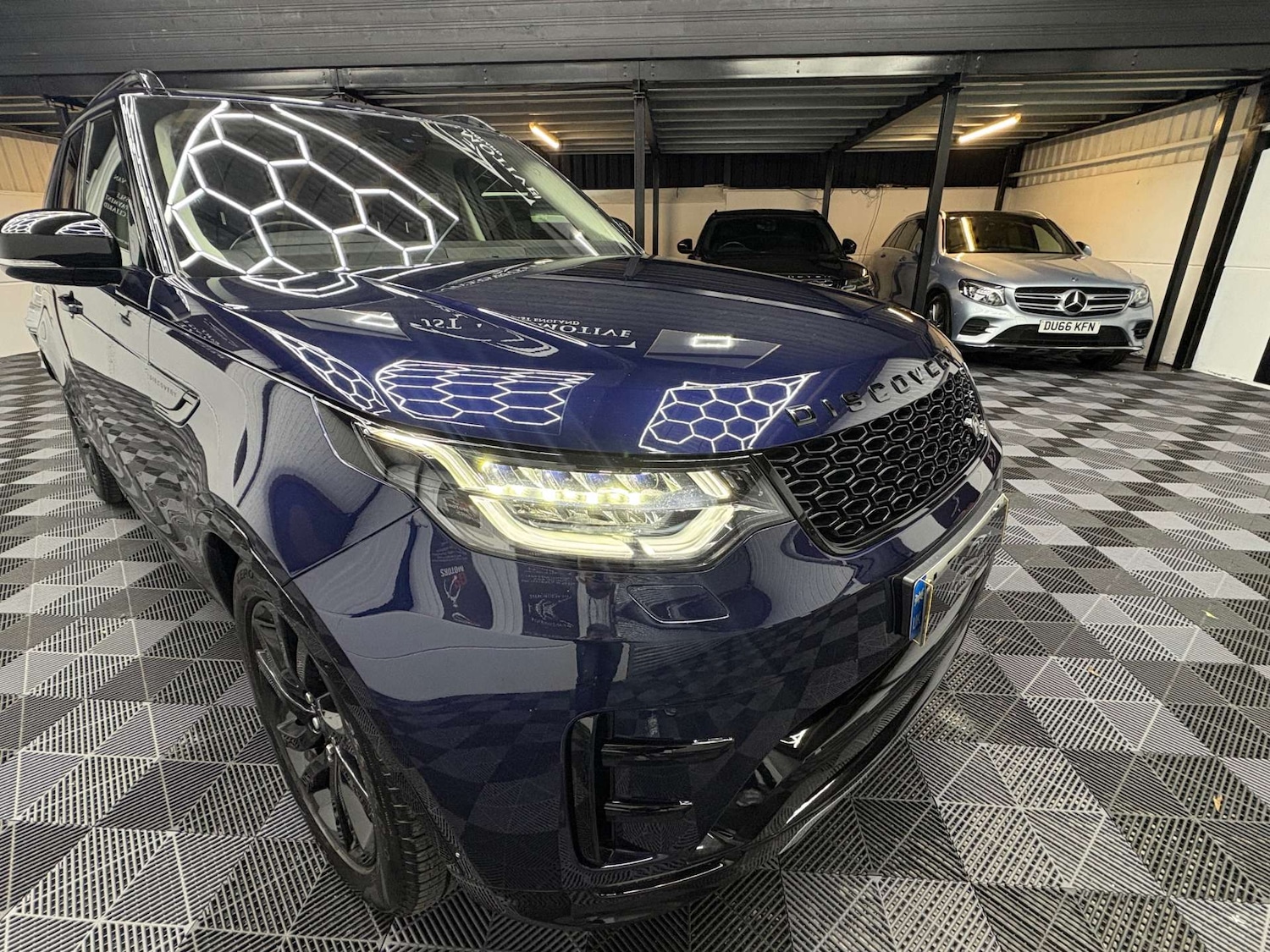 Used Land Rover Discovery 2018 for sale - 76642992: Photo 14