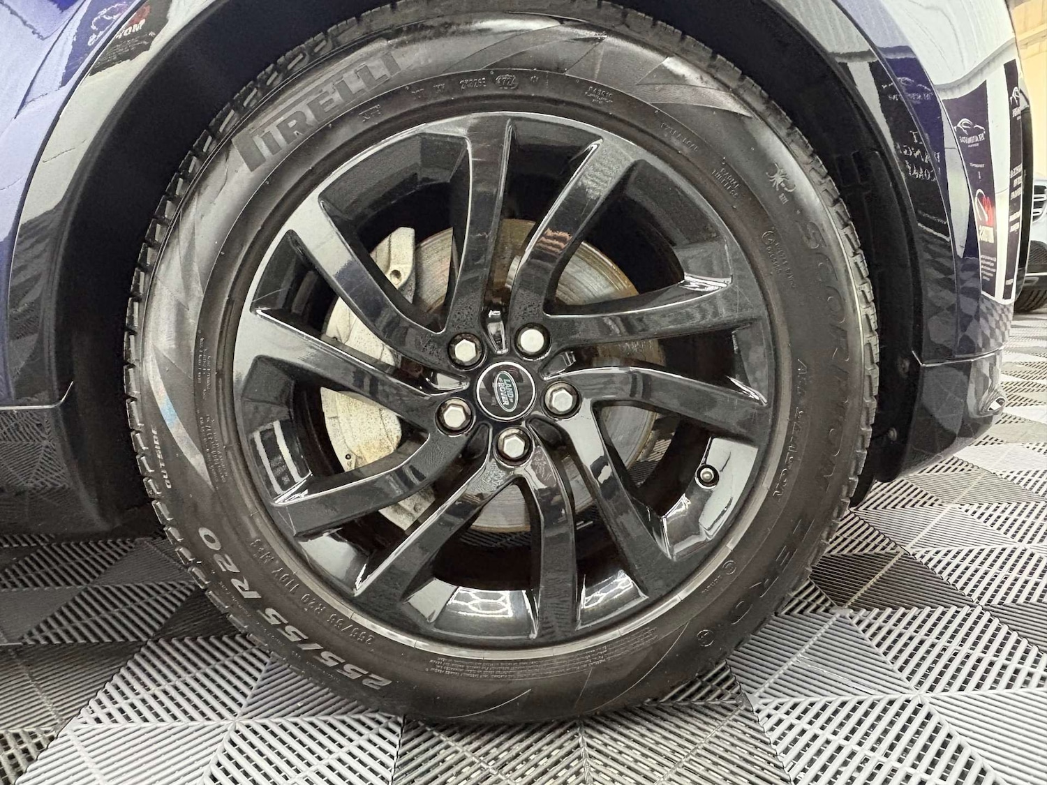 Used Land Rover Discovery 2018 for sale - 76642992: Photo 16