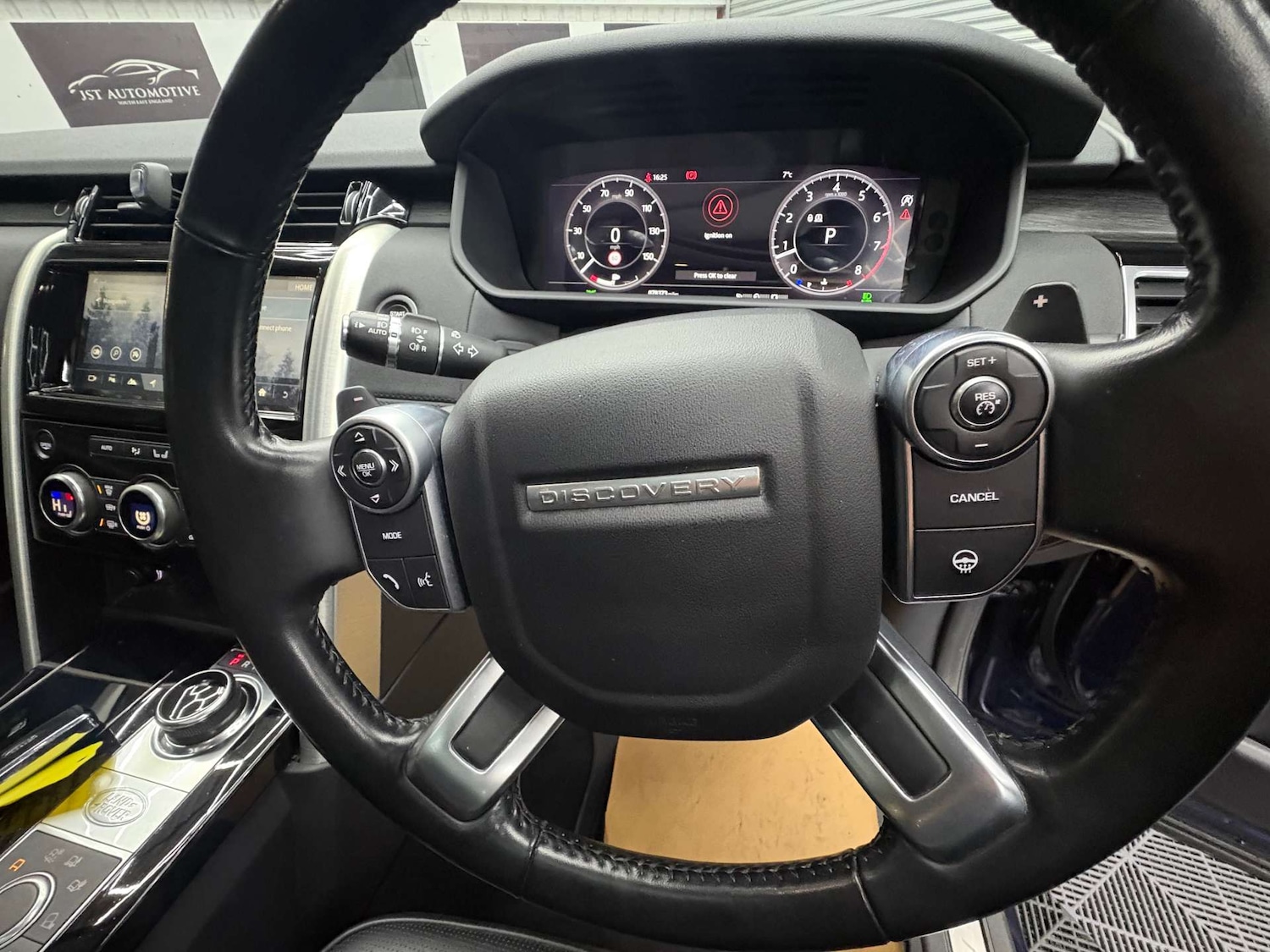 Used Land Rover Discovery 2018 for sale - 76642992: Photo 19