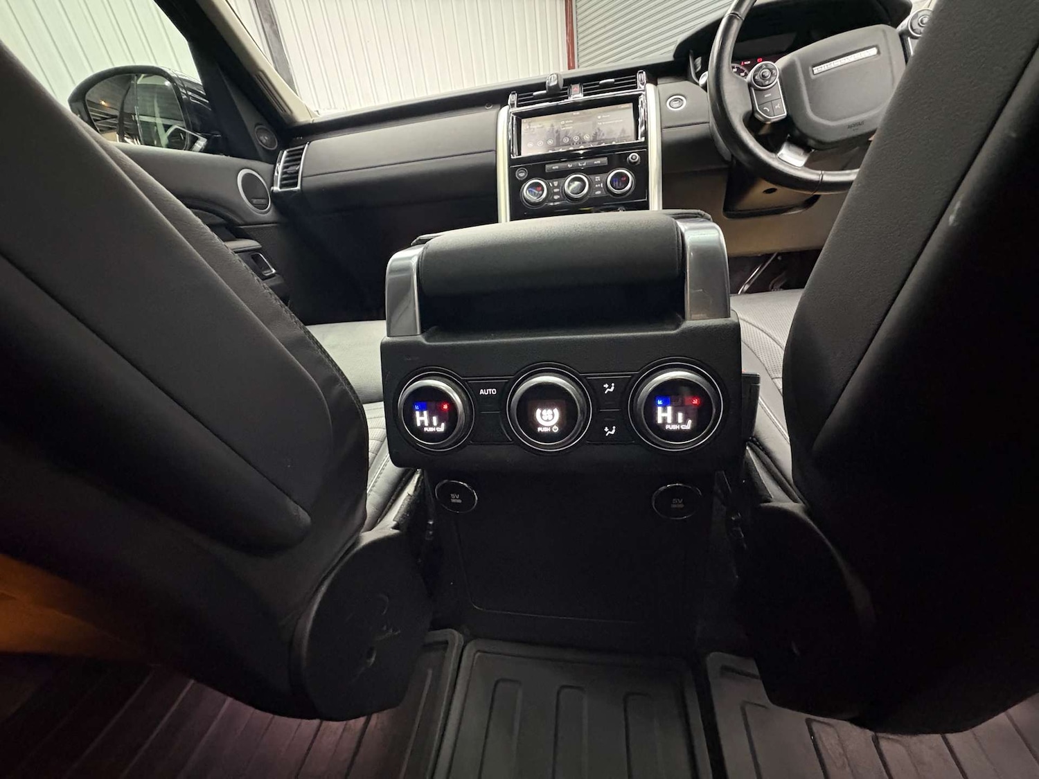 Used Land Rover Discovery 2018 for sale - 76642992: Photo 22