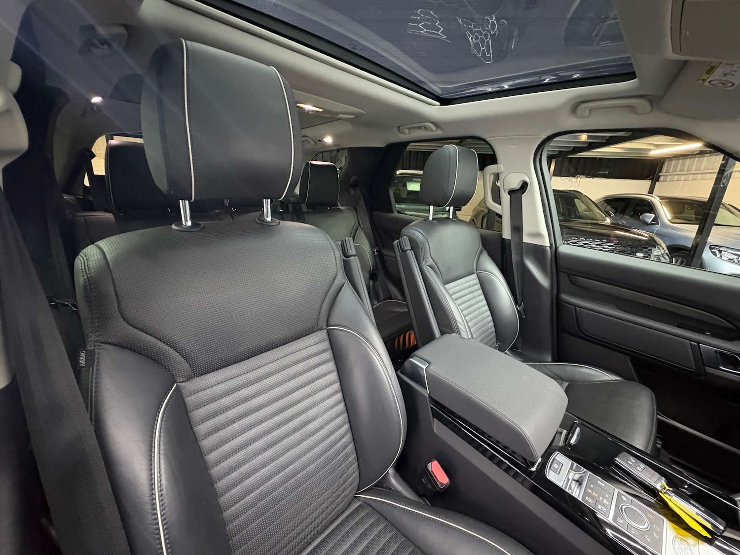 Used Land Rover Discovery 2018 for sale - 76642992: Photo 25