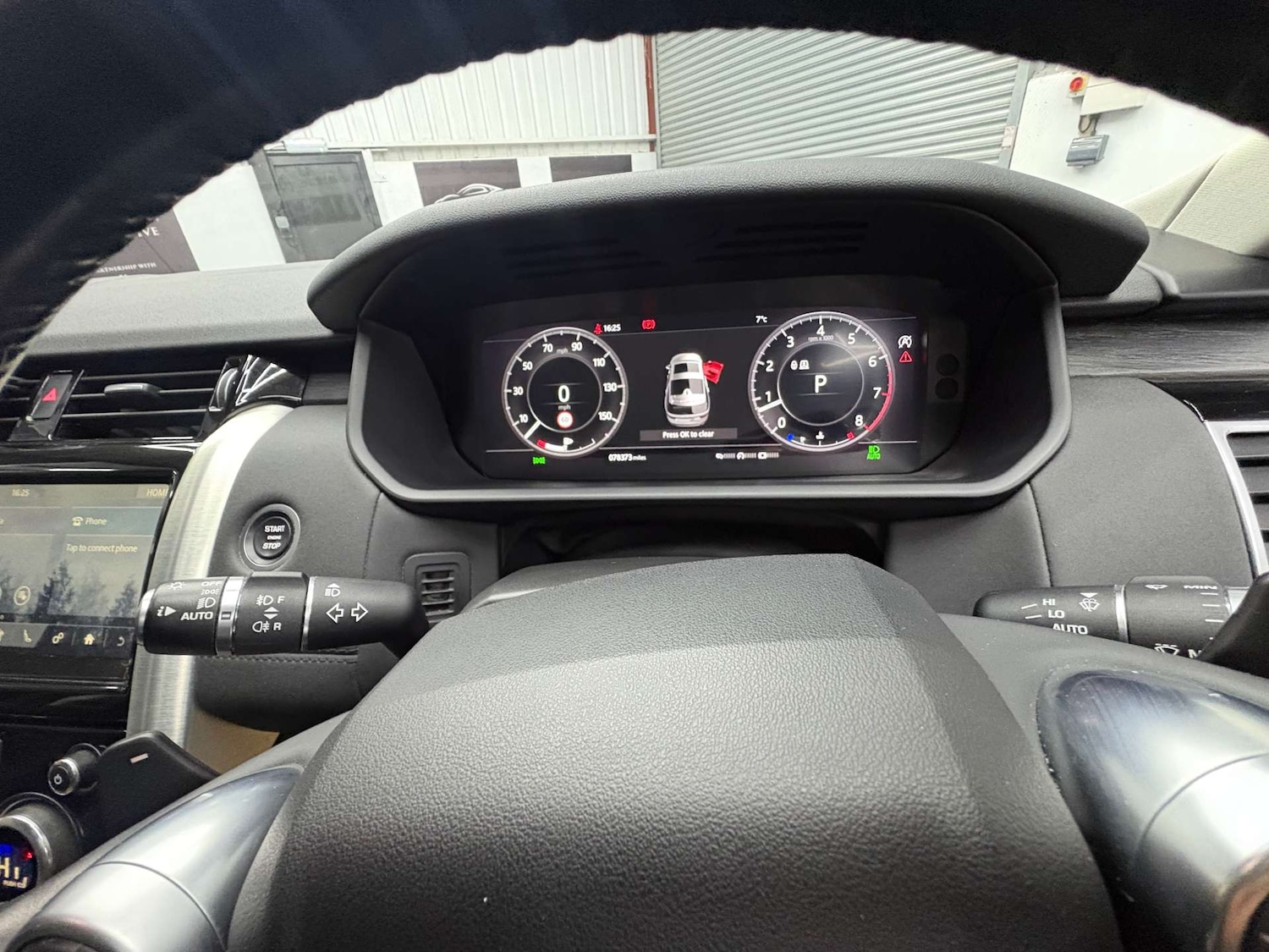 Used Land Rover Discovery 2018 for sale - 76642992: Photo 26