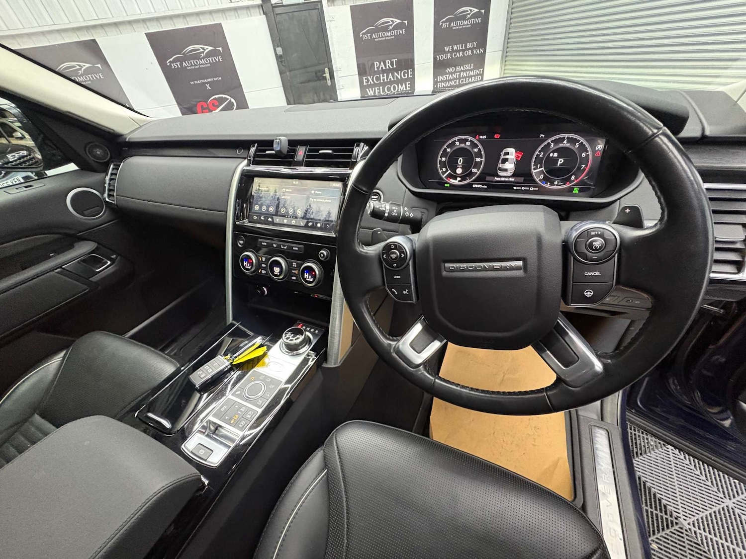 Used Land Rover Discovery 2018 for sale - 76642992: Photo 27