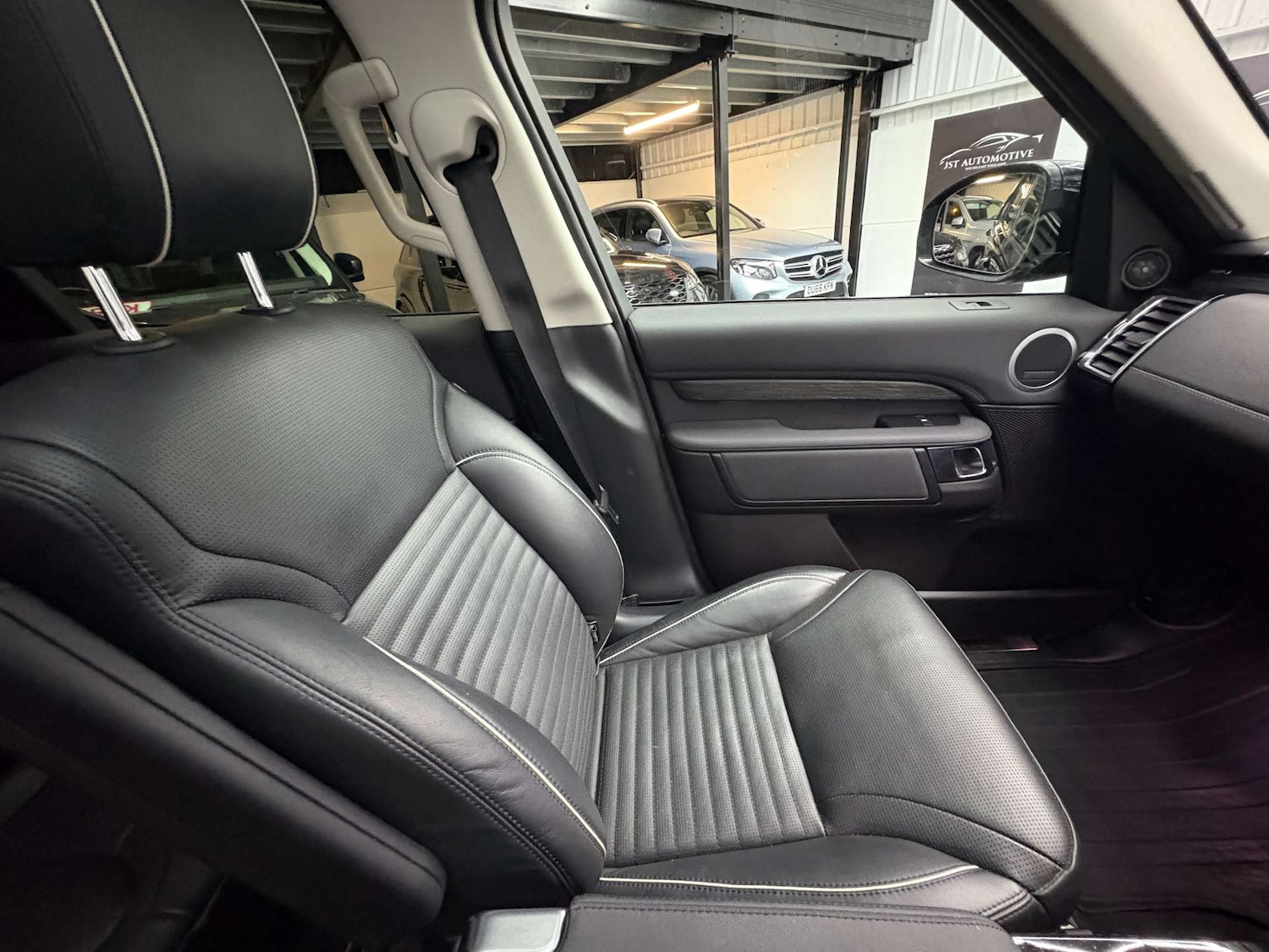 Used Land Rover Discovery 2018 for sale - 76642992: Photo 28