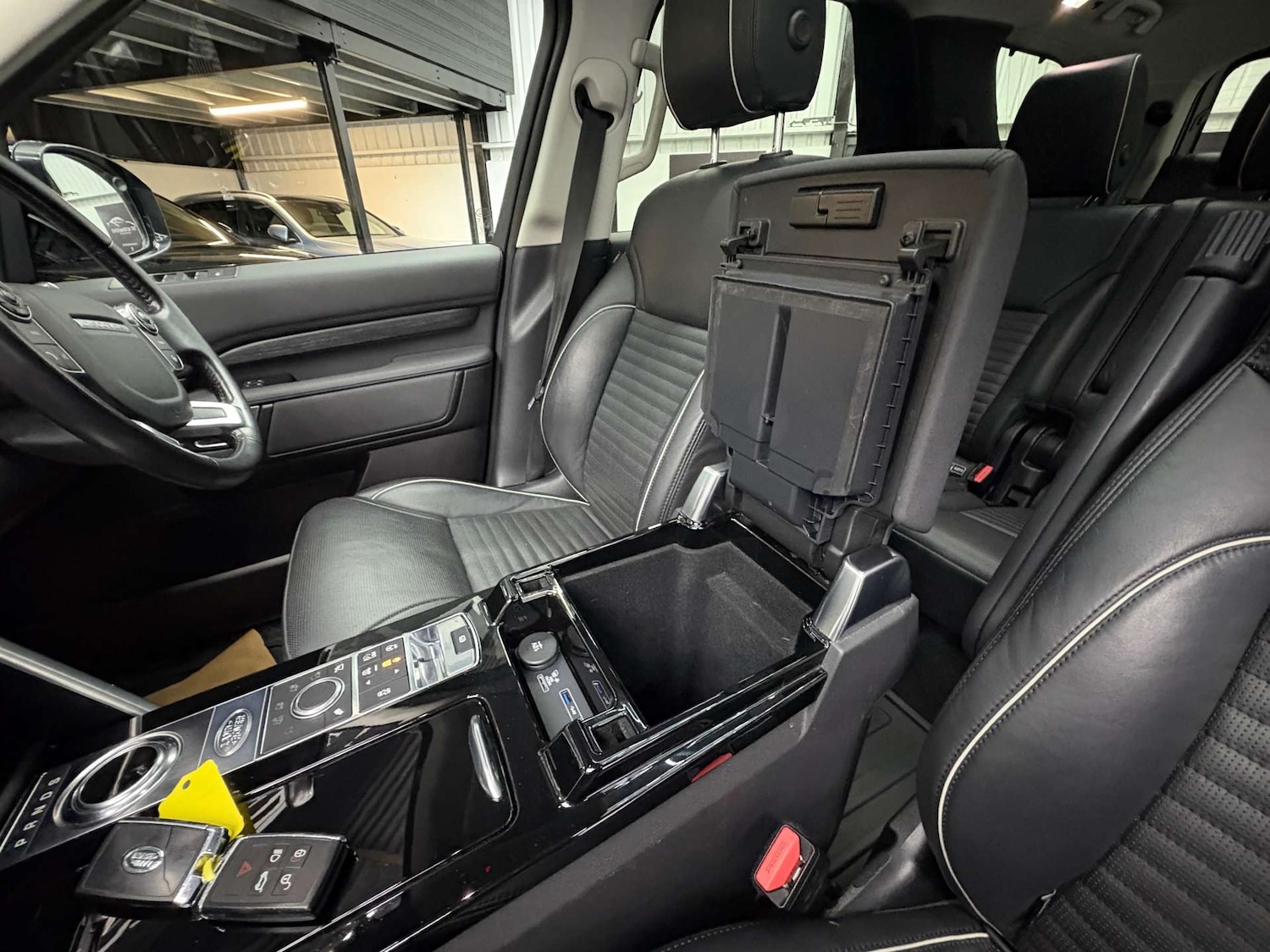 Used Land Rover Discovery 2018 for sale - 76642992: Photo 33