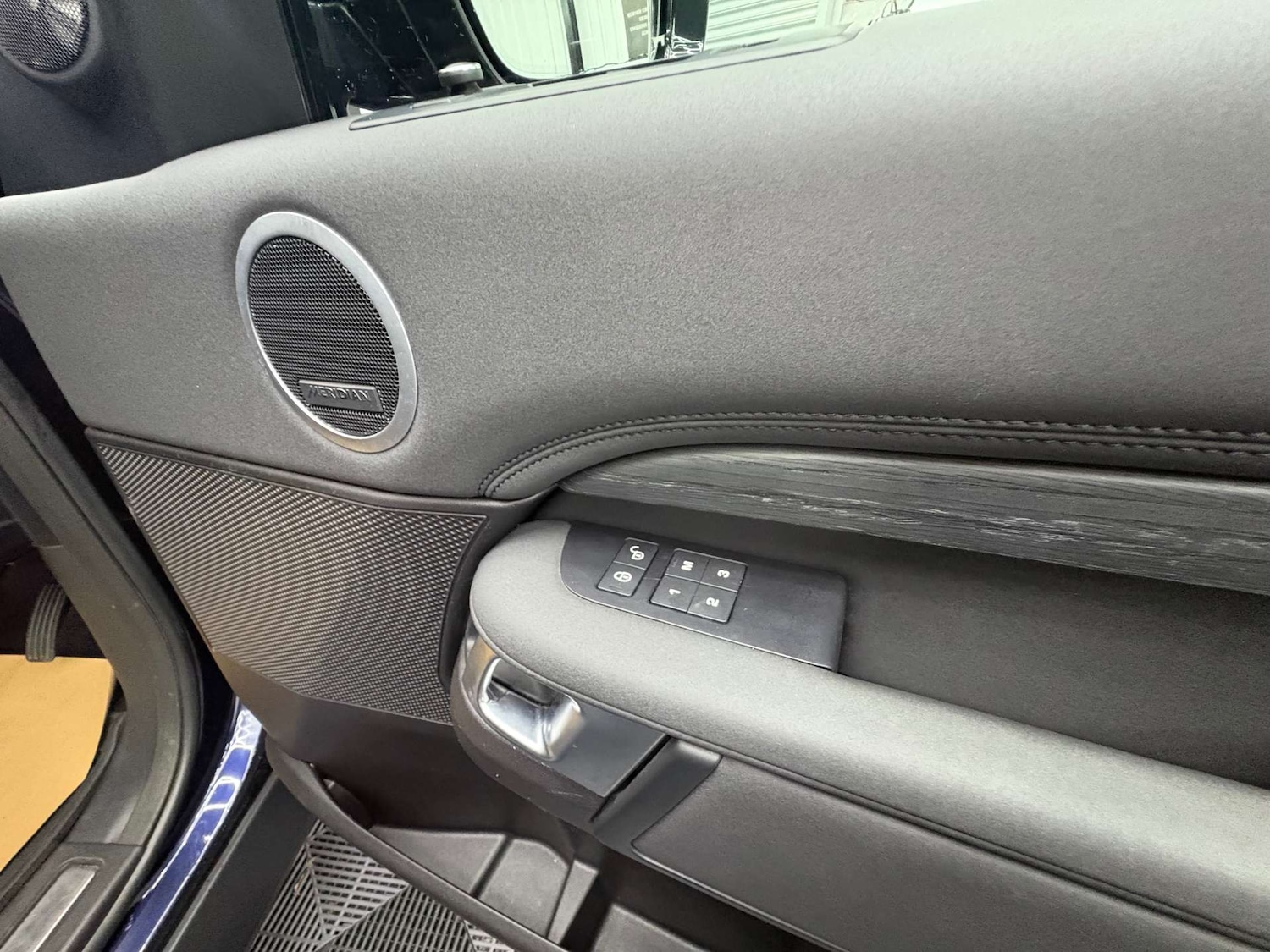 Used Land Rover Discovery 2018 for sale - 76642992: Photo 34