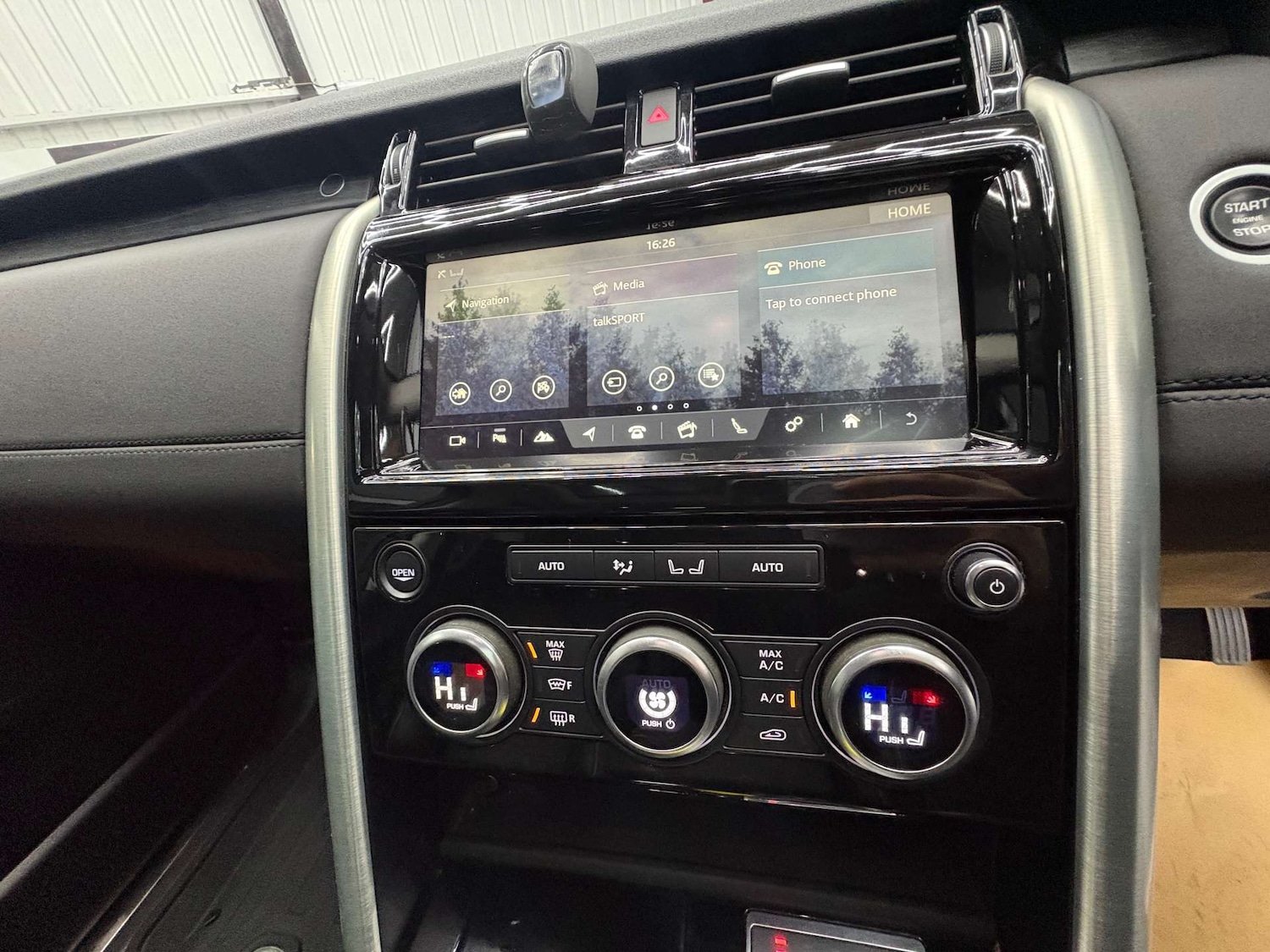 Used Land Rover Discovery 2018 for sale - 76642992: Photo 35